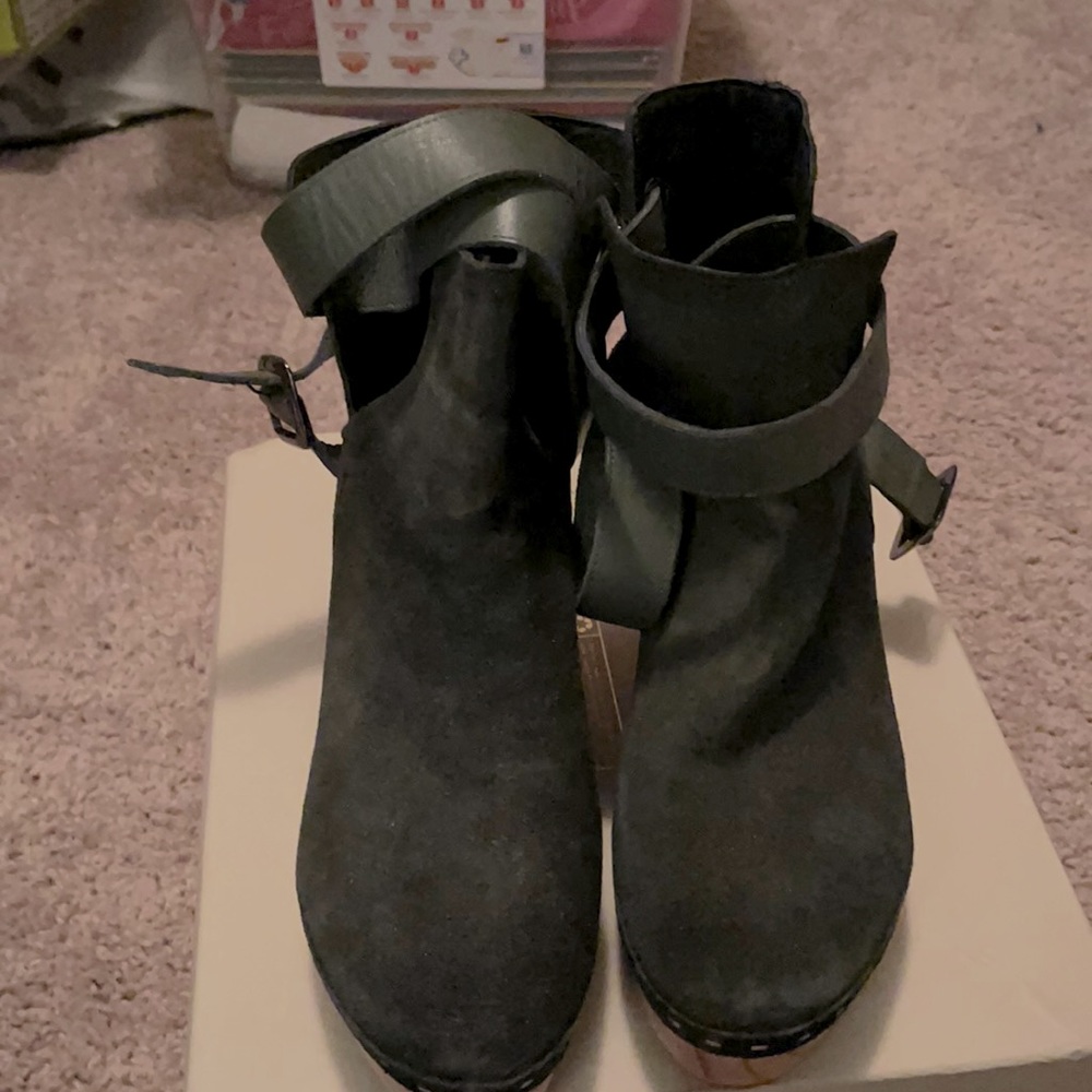 Free People… Emerald Green Suede Bootie